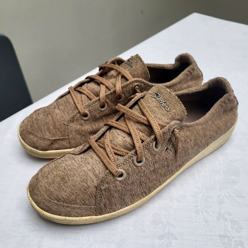 Skechers Women's Madison Ave-Inner City Sneaker Cream